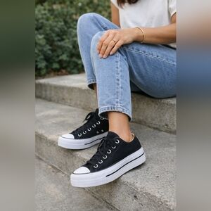 Converse Chuck Taylor All Star Lift Platform low-top sneaker